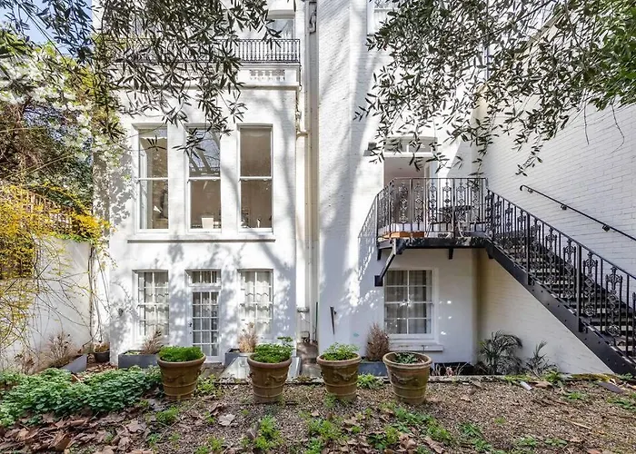 Lexham Gardens 2 Double Bed Garden Flat